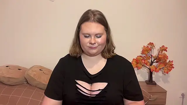 Snapshot of BriannaFlirty chatting on November 16, 7:25 am BriannaFlirty online show from November 16, 7:25 am