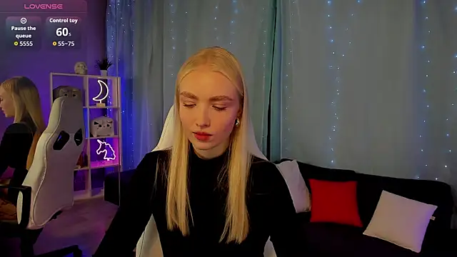 Snapshot of TessaGrays chatting on November 4, 10:25 am TessaGrays online show from November 4, 10:25 am