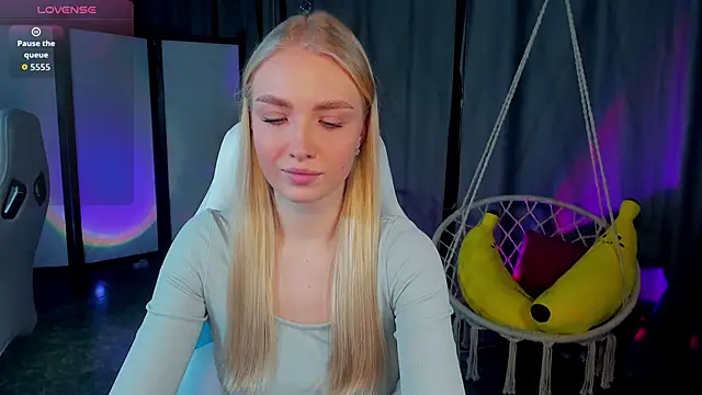 Snapshot of TessaGrays chatting on February 1, 10:25 am TessaGrays online show from February 1, 10:25 am