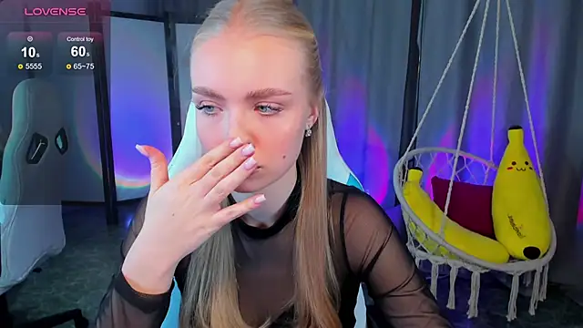 Snapshot of TessaGrays chatting on February 9, 11:36 am TessaGrays online show from February 9, 11:36 am