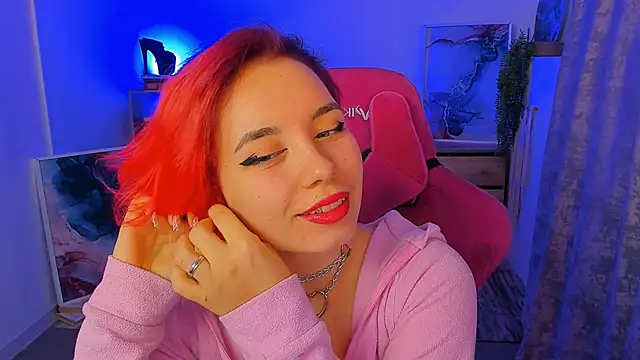 Snapshot of MarcelineChi chatting on October 28, 6:06 am MarcelineChi online show from October 28, 6:06 am