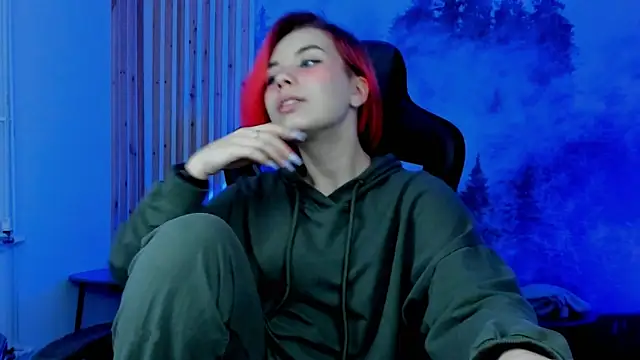 Snapshot of MarcelineChi chatting on November 13, 5:06 am MarcelineChi online show from November 13, 5:06 am