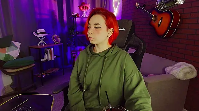 Snapshot of MarcelineChi chatting on December 3, 5:26 am MarcelineChi online show from December 3, 5:26 am