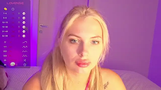 SweetCherryBlonde online show from October 5, 9:07 am