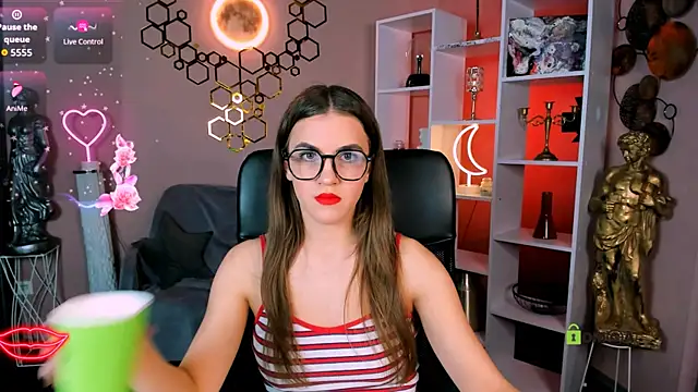 Snapshot of lina_fox12 chatting on October 18, 12:39 pm lina fox12 online show from October 18, 12:39 pm