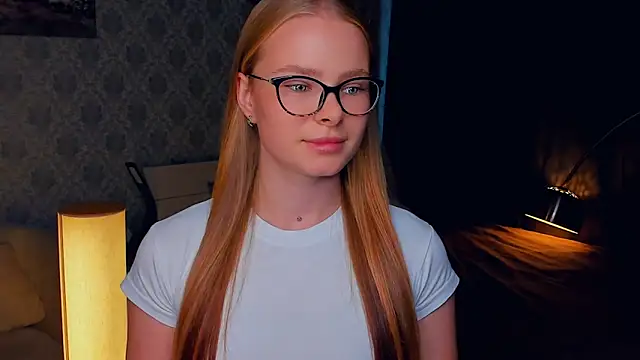 Snapshot of LibbyVenzeio chatting on October 7, 7:05 am LibbyVenzeio online show from October 7, 7:05 am