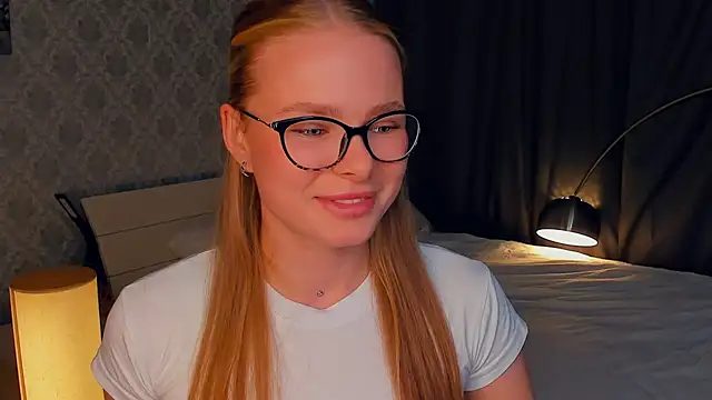 Snapshot of LibbyVenzeio chatting on October 16, 7:09 am LibbyVenzeio online show from October 16, 7:09 am