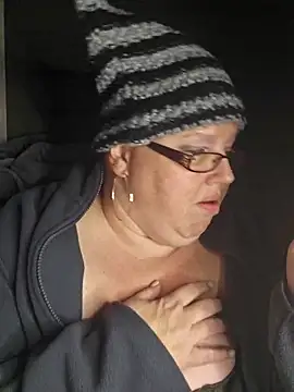 Snapshot of Budd_Bunney chatting on October 21, 1:17 am Budd Bunney online show from October 21, 1:17 am