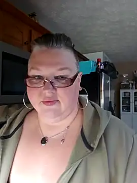 Snapshot of Budd_Bunney chatting on November 10, 7:46 pm Budd Bunney online show from November 10, 7:46 pm