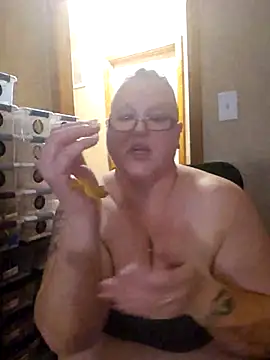 Snapshot of Budd_Bunney chatting on December 4, 1:26 am Budd Bunney online show from December 4, 1:26 am