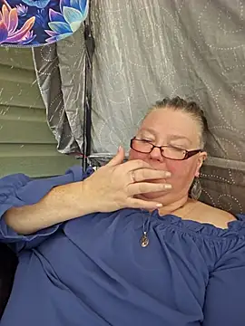 Snapshot of Budd_Bunney chatting on December 21, 4:47 pm Budd Bunney online show from December 21, 4:47 pm