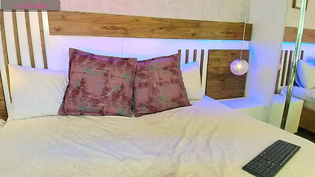 LucianaWainN online show from March 4, 1:17 pm