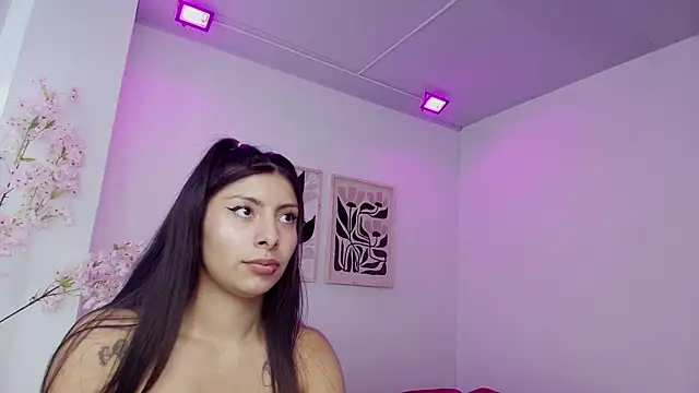 Snapshot of Gabriela_milani chatting on May 2, 7:08 pm Gabriela milani online show from May 2, 7:08 pm