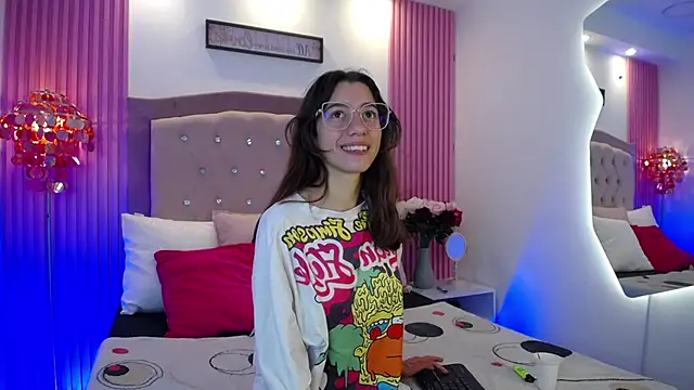 MarinetteLux online show from March 2, 7:43 pm