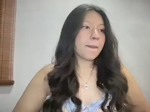 Snapshot of Rachel_James__ chatting on November 14, 11:24 pm Rachel James online show from November 14, 11:24 pm