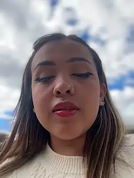 Snapshot of Aura_Kaiser chatting on November 1, 7:49 pm Aura Kaiser online show from November 1, 7:49 pm