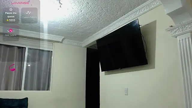 Snapshot of Michellx_hot2 chatting on October 15, 12:16 pm Michellx hot2 online show from October 15, 12:16 pm