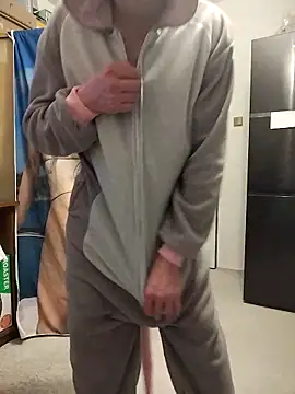 honzinka83 online show from March 4, 7:20 pm