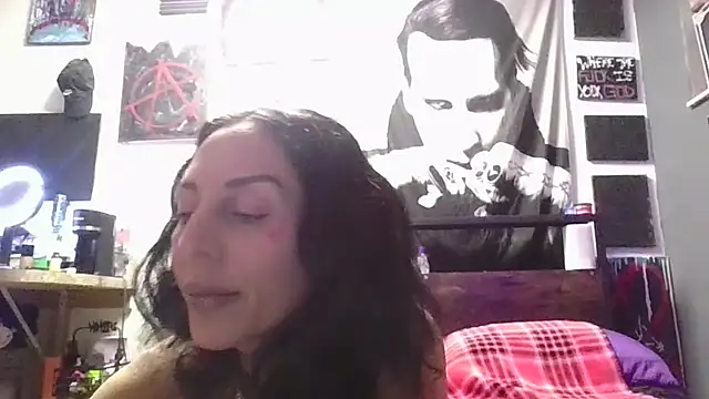 Snapshot of inkdhollow1 chatting on November 1, 6:15 am inkdhollow1 online show from November 1, 6:15 am