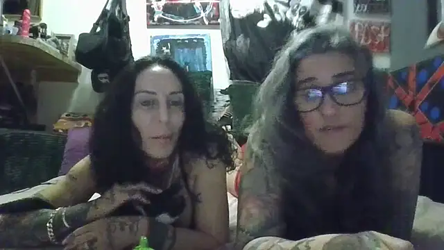 inkdhollow1 online show from August 9, 12:23 am