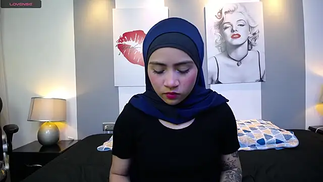 Neesha   online show from November 1, 8:44 pm