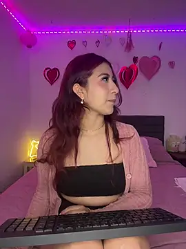 Snapshot of saramooon chatting on February 19, 2:24 pm saramooon online show from February 19, 2:24 pm