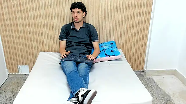 ISRAEL GRAY online show from October 18, 7:25 pm