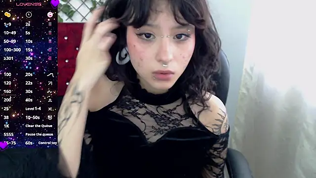 Lia Carter  online show from January 16, 9:30 pm