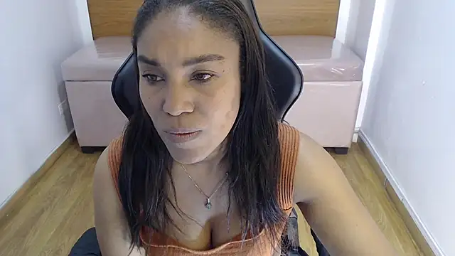 Snapshot of kamala_a chatting on November 19, 3:06 am kamala a online show from November 19, 3:06 am