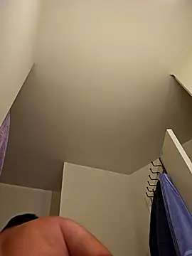 Roddog18 online show from October 5, 4:44 am