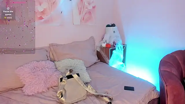 Nikolbrice online show from October 24, 6:59 pm