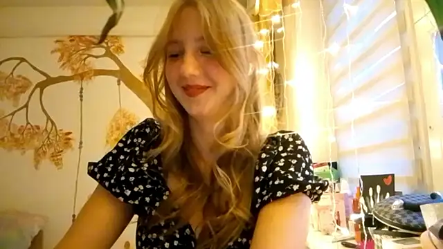 CarynFlaryn online show from October 15, 4:34 am