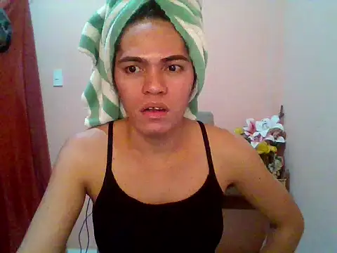 sweet yummy69 online show from April 26, 10:51 pm