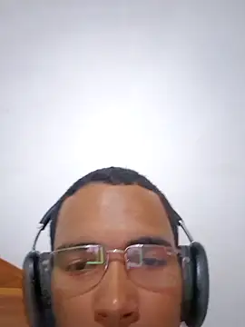 Snapshot of Mikael_1357 chatting on November 9, 2:54 am Mikael 1357 online show from November 9, 2:54 am