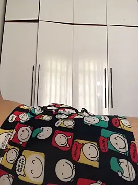 khonglongvong86 online show from October 9, 6:44 am