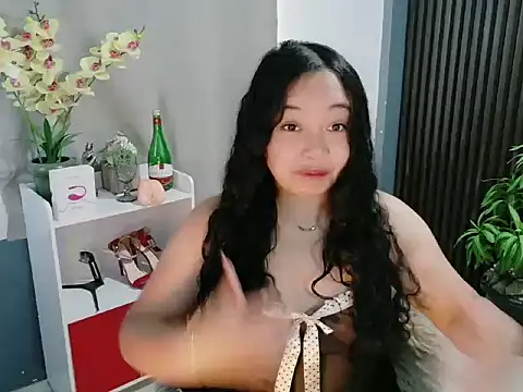 UrFavouriteCravings online show from January 14, 1:33 am