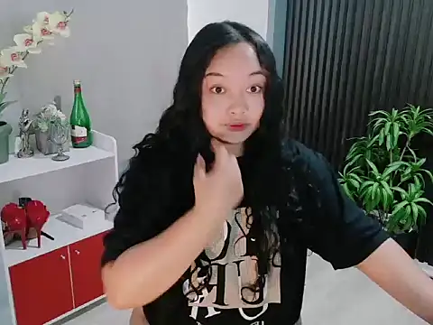 UrFavouriteCravings online show from February 6, 2:27 am