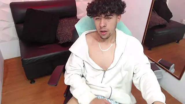 Snapshot of Liil_boy chatting on November 11, 3:50 am Liil boy online show from November 11, 3:50 am