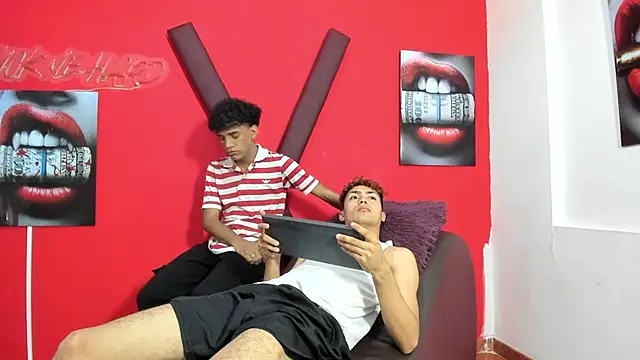 VERY HOT GUYS online show from April 14, 7:20 pm