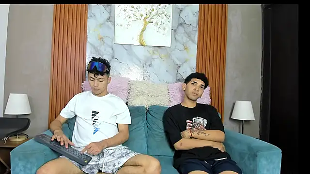 VERY HOT GUYS online show from June 12, 7:18 am