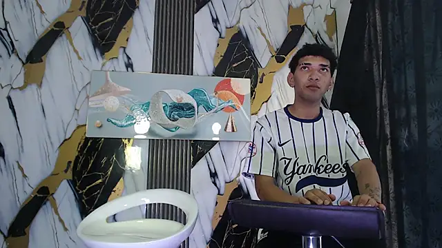 VERY HOT GUYS online show from June 13, 1:53 pm