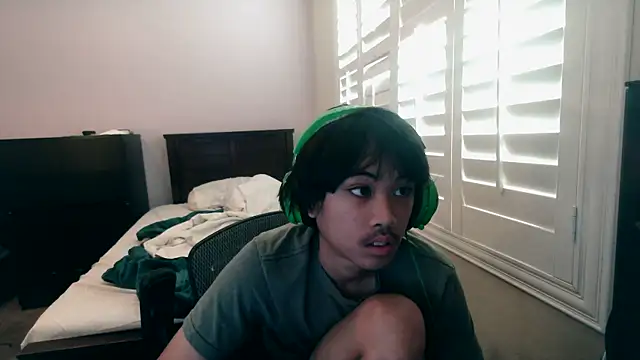 youngasianboy2007 online show from December 2, 10:27 pm