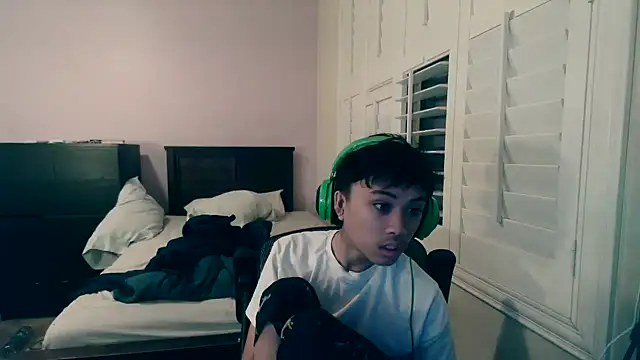 youngasianboy2007 online show from February 7, 8:29 am