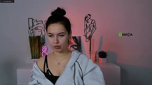 Snapshot of vivy_star1 chatting on October 19, 8:59 am vivy star1 online show from October 19, 8:59 am