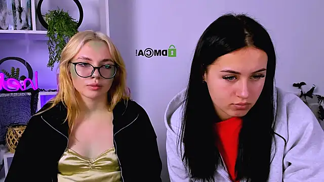 Snapshot of vivy_star1 chatting on November 1, 8:11 pm vivy star1 online show from November 1, 8:11 pm