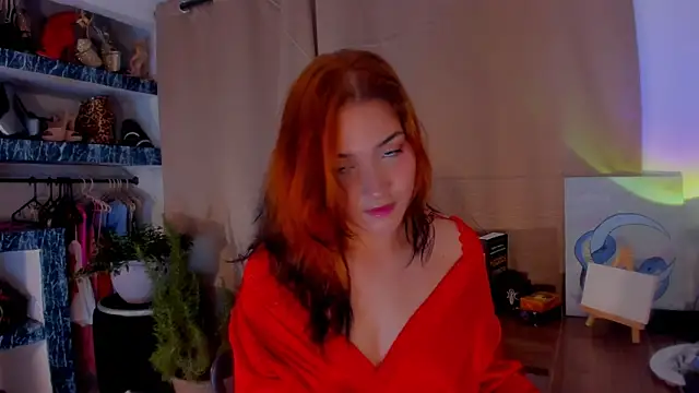 Snapshot of AmaruBloom chatting on December 14, 10:42 am AmaruBloom online show from December 14, 10:42 am