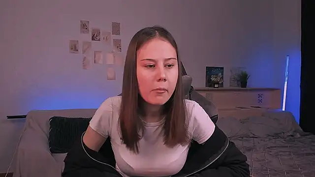 adelle046 online show from October 16, 1:23 pm
