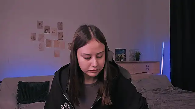 adelle046 online show from October 20, 10:49 am
