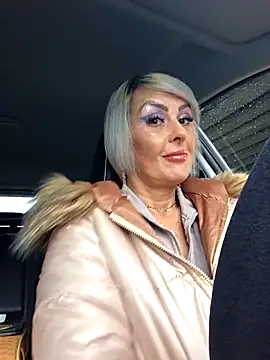 Snapshot of KirraWhite chatting on November 9, 6:23 am KirraWhite online show from November 9, 6:23 am