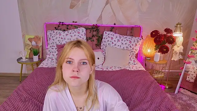 Stellahaart online show from October 8, 5:16 am